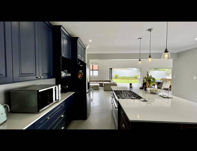 4 BEDROOM HOUSE FOR SALE IN MIDSTREAM ESTATE